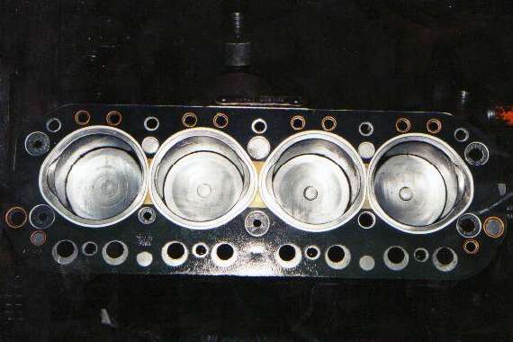 Head gasket on engine block