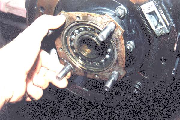 Removing the bearing hub