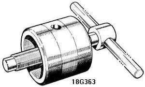 Wire wheel hub remover