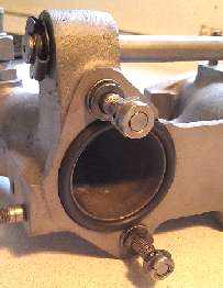 anti-vibration mount for weber carb