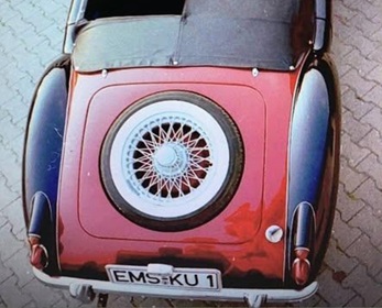 Boot lid recessed for spare tire